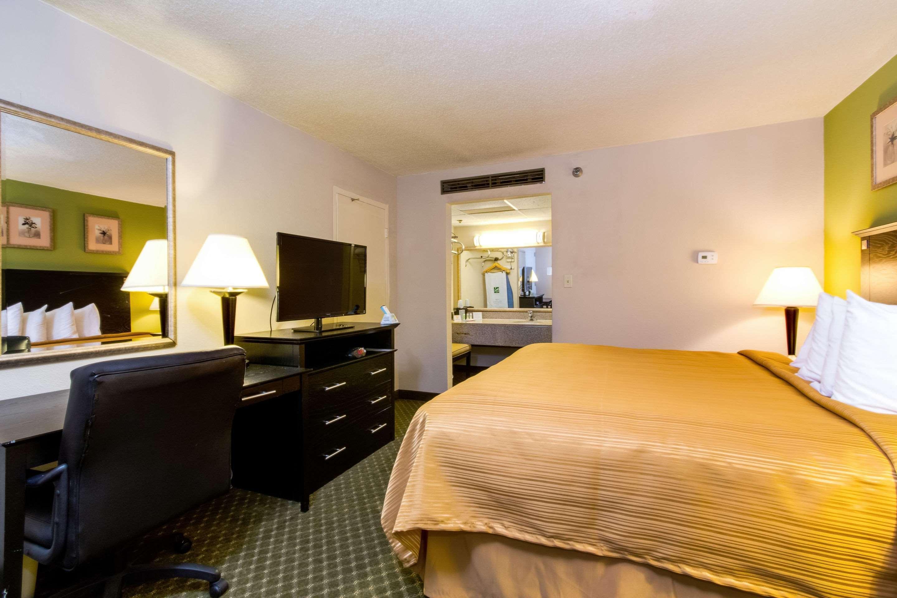 Quality Inn & Suites Moline - Quad Cities Luaran gambar